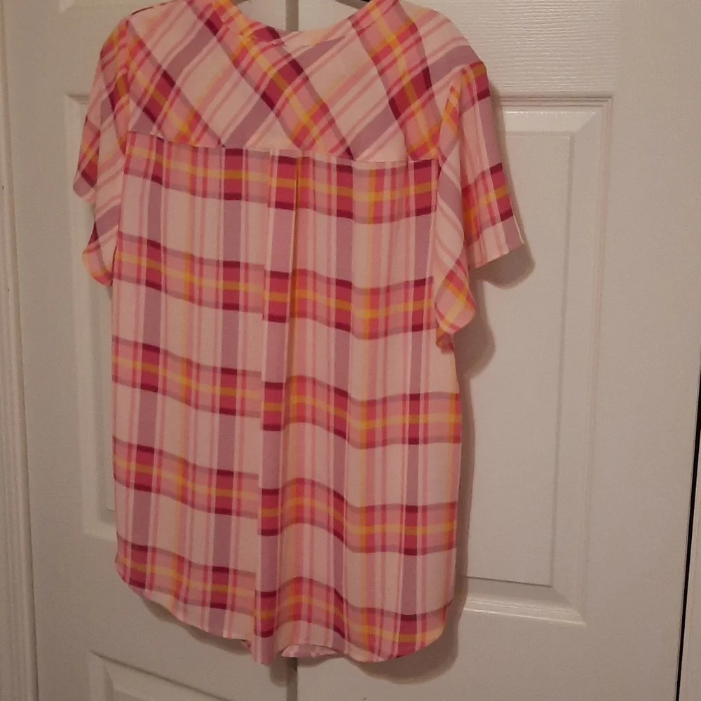 Torrid. size 2.  ( 18-20)  pink plaid top. - Picture 6 of 8
